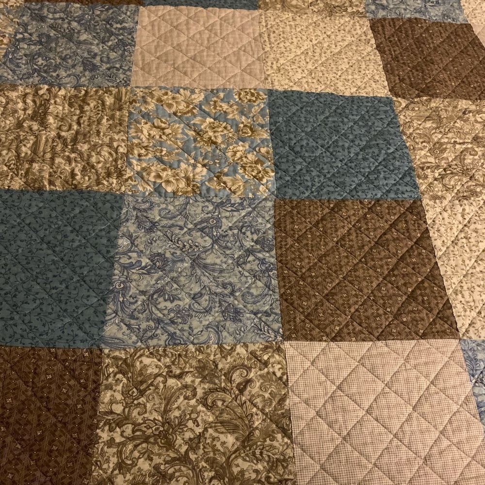 Pretty Patchwork Quilt Bedspread in Blue and Brown Tones